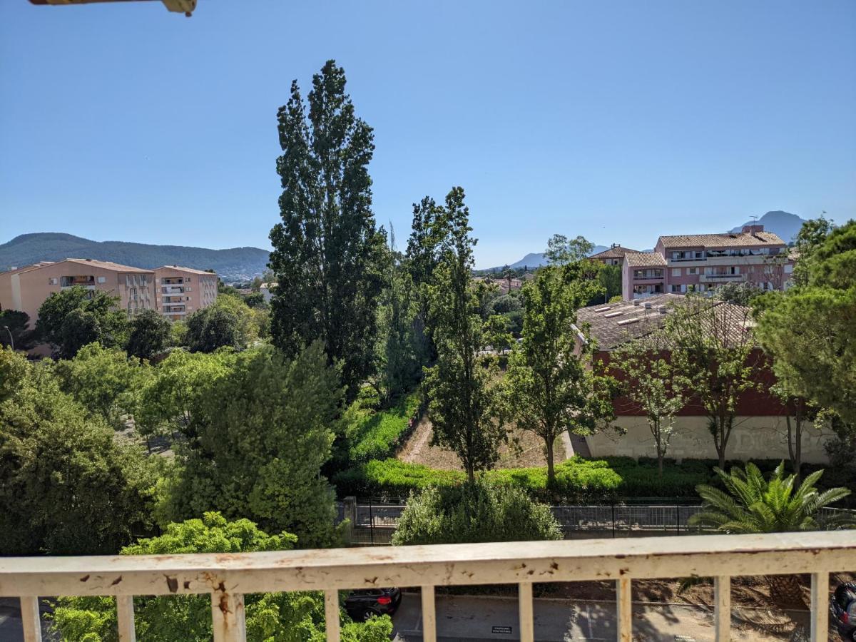 Superbe T2 Proche Des Plages Et Des Commerces Hyères Exterior foto